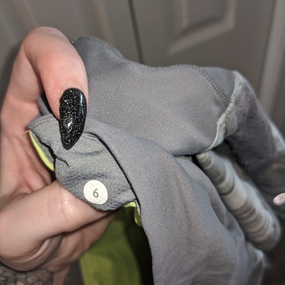 Size 6 Lululemon shorts - Picture 4 of 4